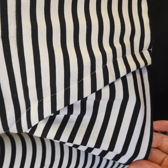 Black and white stripe blazer - Picture 3 of 3